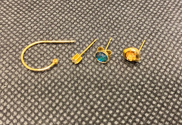 K18 ピアス　10,508円