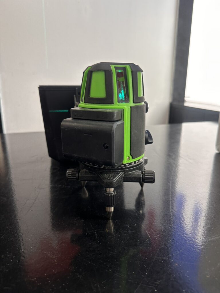 グリーンレーザー墨出し器　SJ-G225