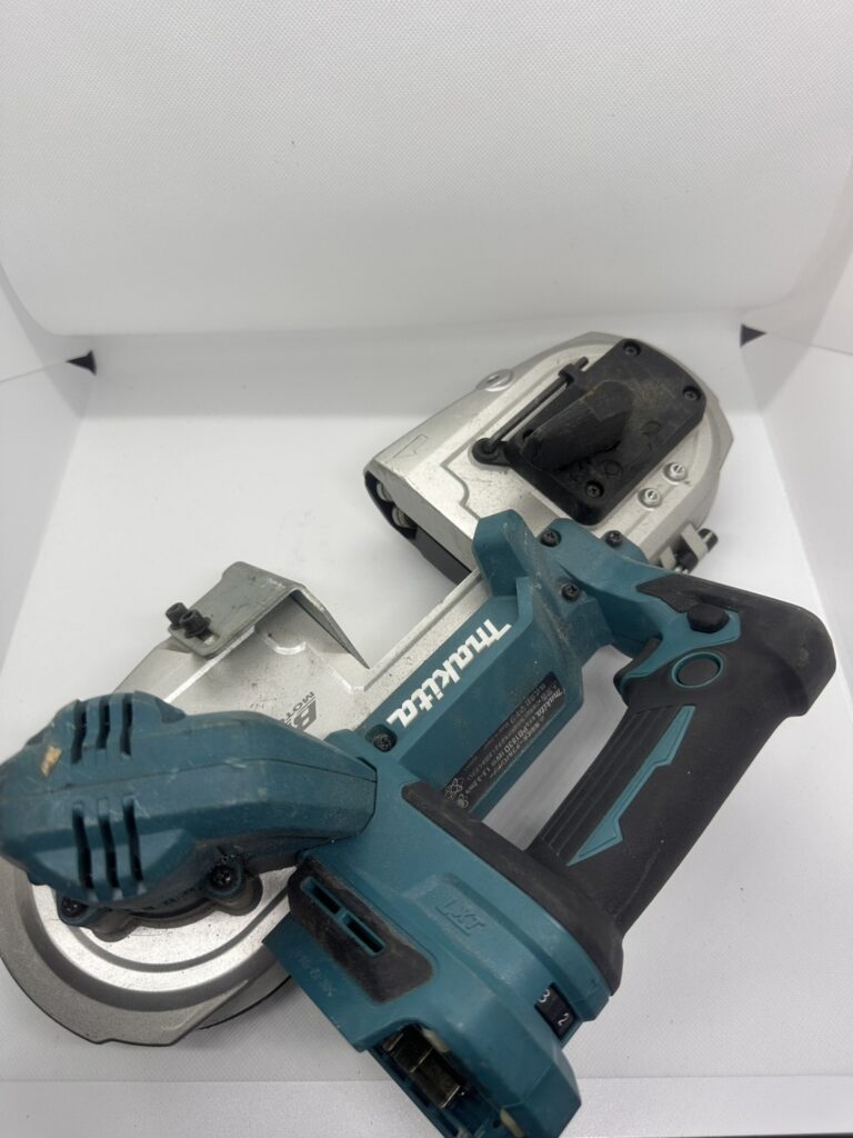 マキタ 充電式ポータブルバンドソー PB183D