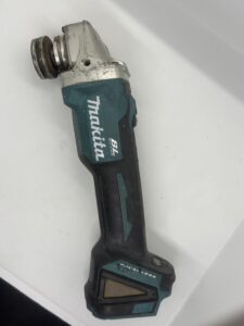 マキタ 充電式ディスクグラインダ GA404DN