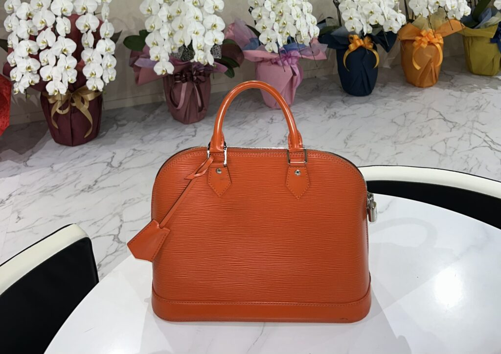 ルイヴィトン エピ・ラインのアルマPM ハンドバッグ