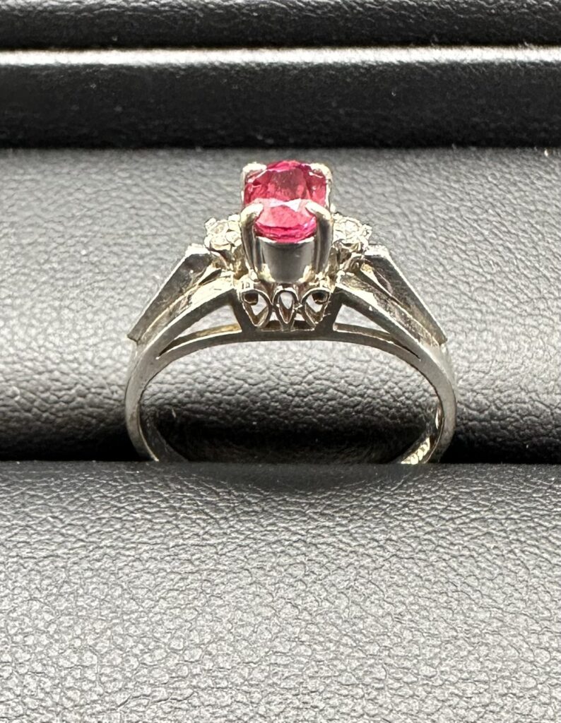 Ｋ14ＷＧ　ルビー付リング 2.5g