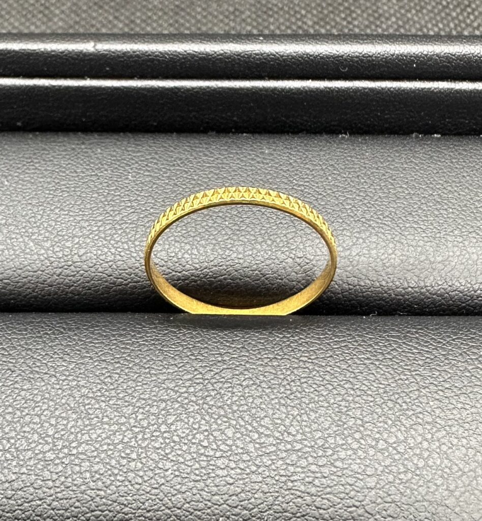 K18　リング　0.7ｇ　　　　　　　　　　　　　　　　　　　　　