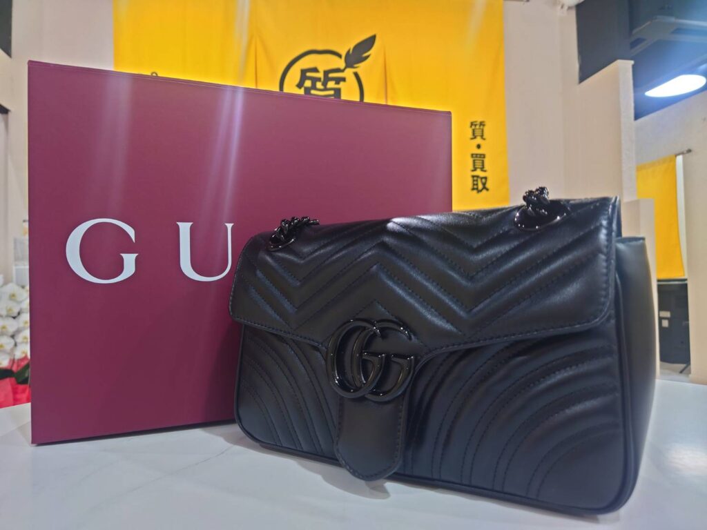 GUCCI GGマーモント ショルダーバッグ