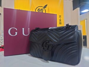 GUCCI GGマーモント ショルダーバッグ