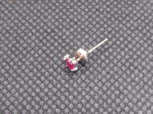 K18WG ピアス 0.1ｇ