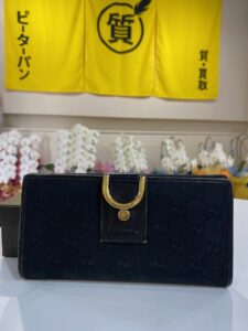 グッチ Ｗホック 長財布