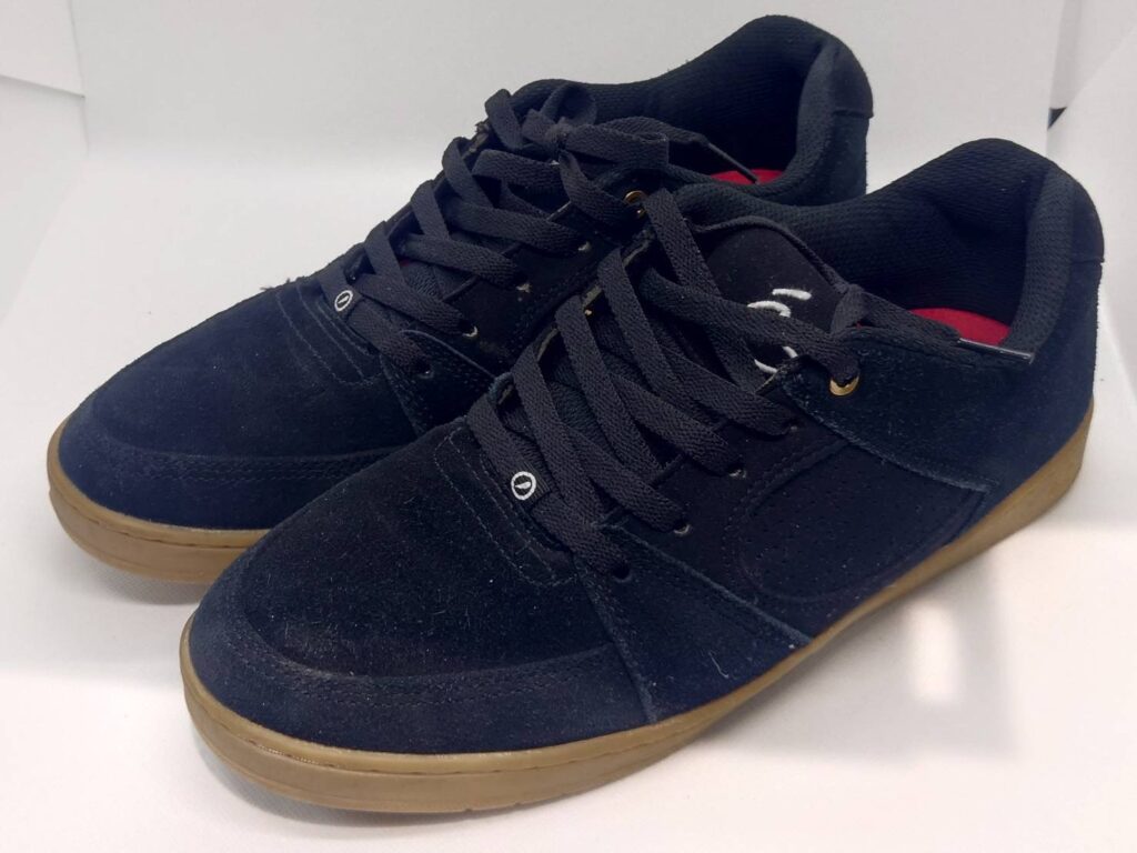 ES スニーカー 3,500