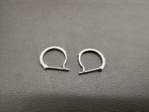 K18WG　ピアス　0.8ｇ