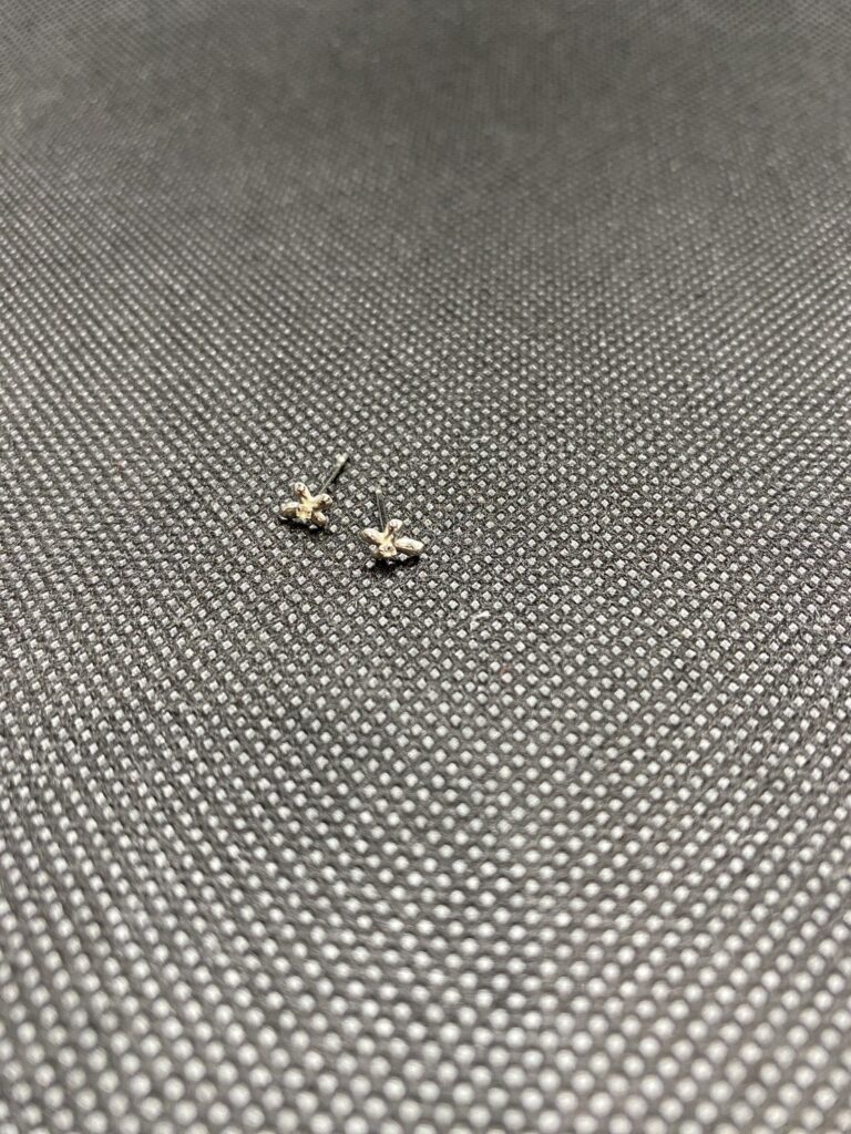 Pt850　ピアス　0.3ｇ