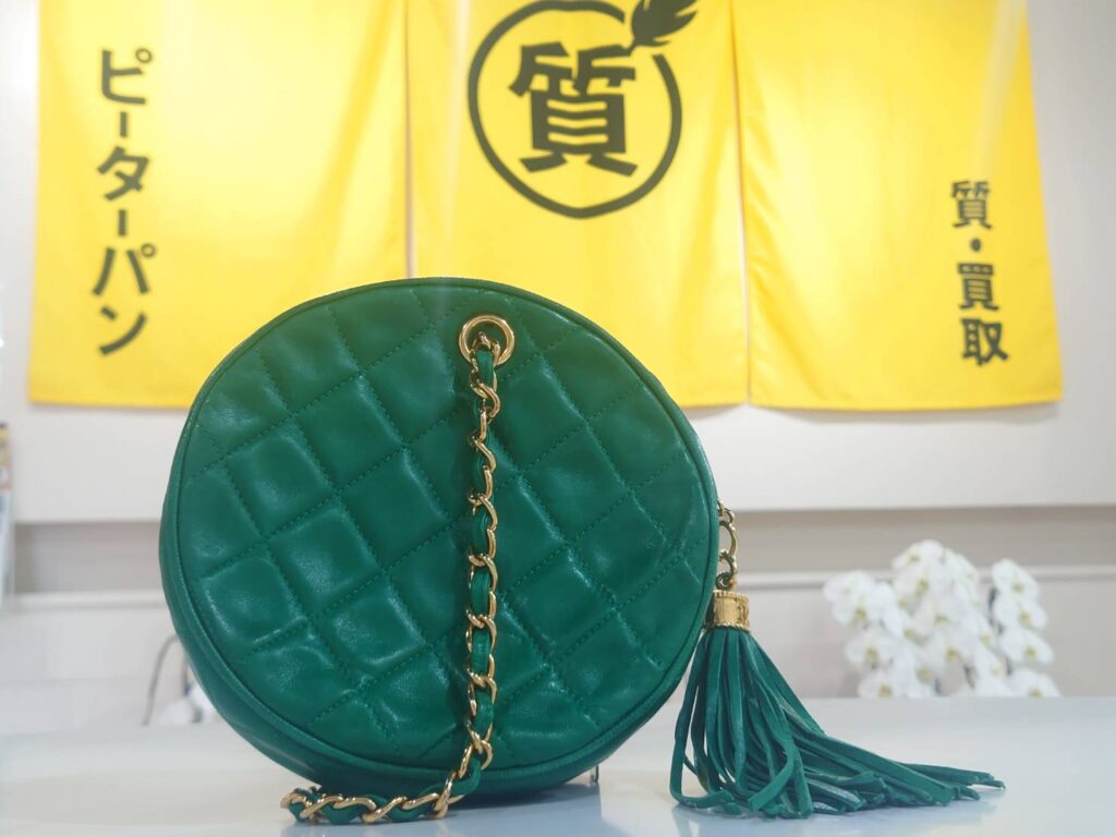 CHANEL　フリンジ　クラッチ　チェーンバッグ