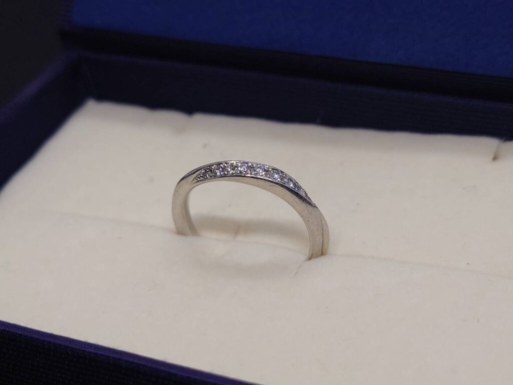 Pt950 MD0.03ct リング 3.2g
