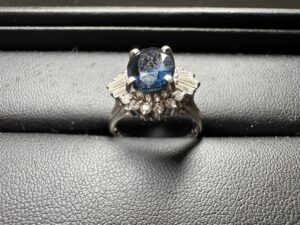 Pt900 サファイア2.8ct MD0.6ct リング 8.0ｇ