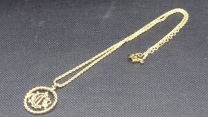 DIOR ロゴネックレス