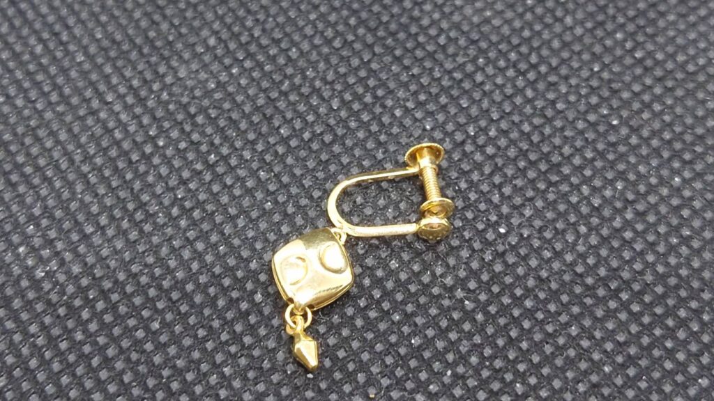 K18 イヤリング 0.8g