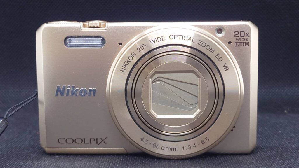 Nikon COOLPIX S7000