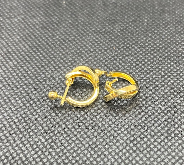 K18 　ピアス　　1.7ｇ