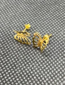 K18 　ピアス　 0.6g