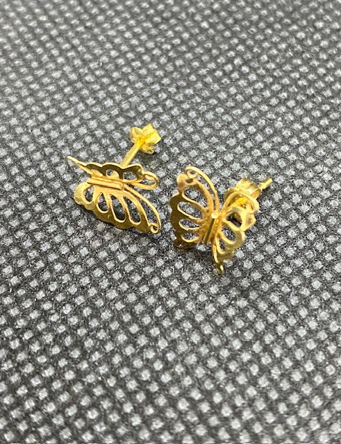 K18 　ピアス　 0.6g