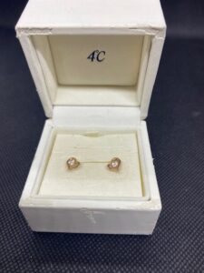 K10 　ピアス　0.4g