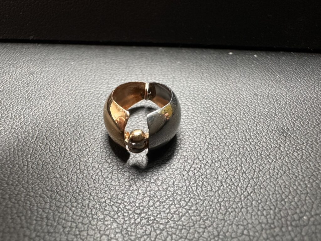 Pt900・K18　ネックレストップ　半々　0.9ｇ