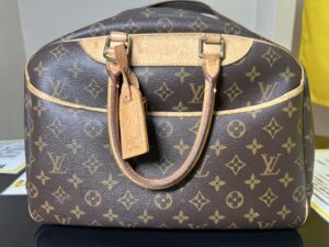 LOUIS VUITTON　モノグラム　ドーヴィル