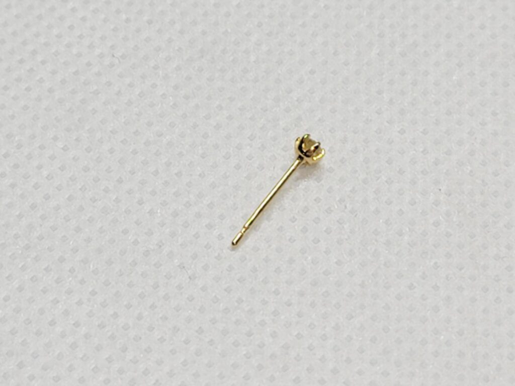 K18 ピアス 0.1g