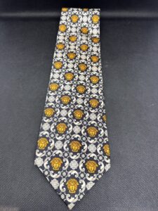 VERSACE　ネクタイ　メデューサ柄