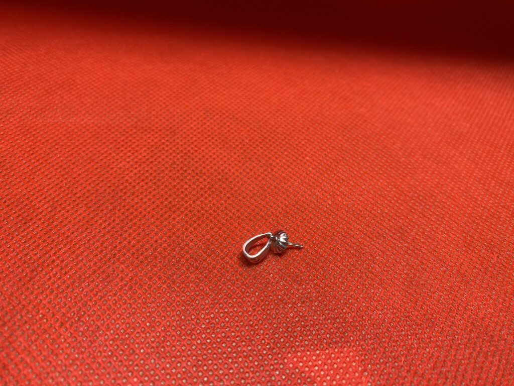 Pt 900　ピアス0.7g
