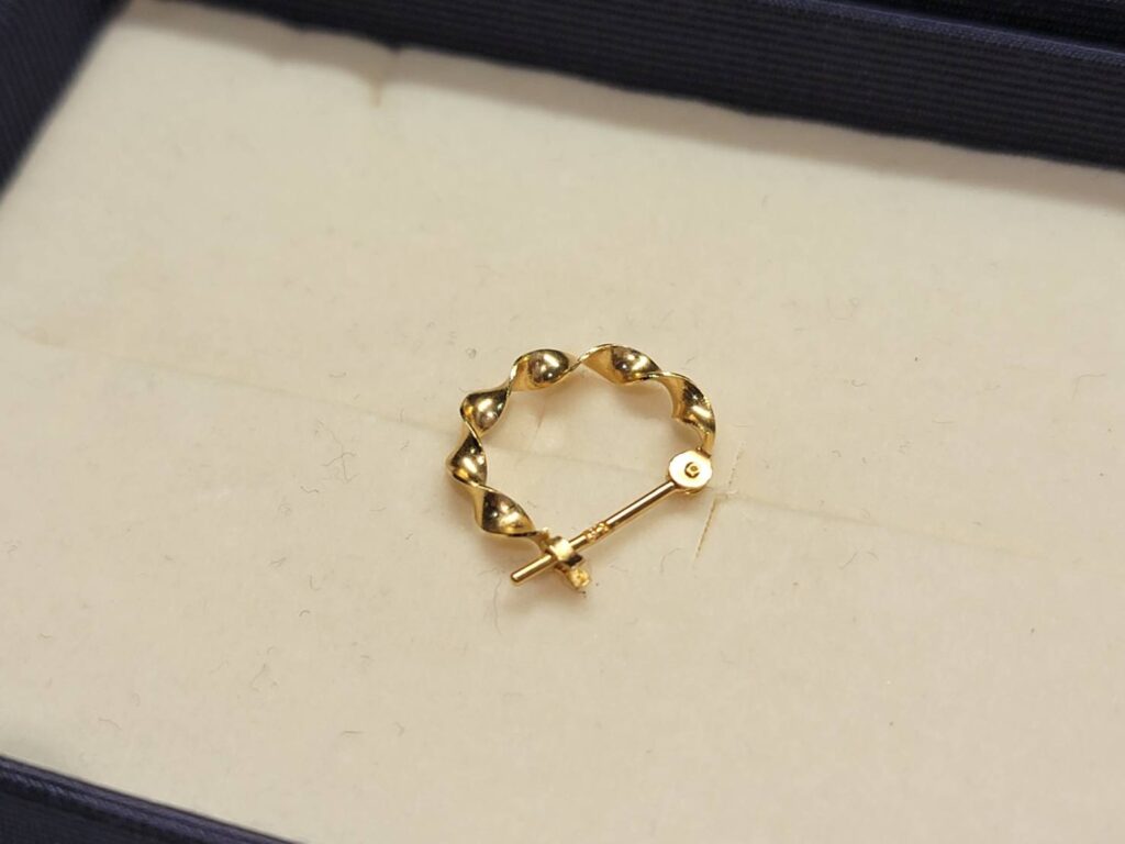 K18 ピアス 0.3g