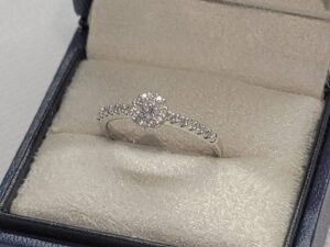 [借入可能金額　21,000円]　Pt950 D0.137ct リング 3.1g
