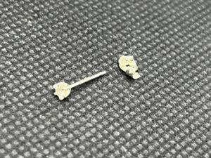 Pt900 ピアス 0.2g
