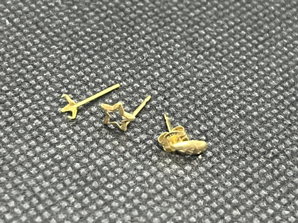 K18 ピアス 0.2g