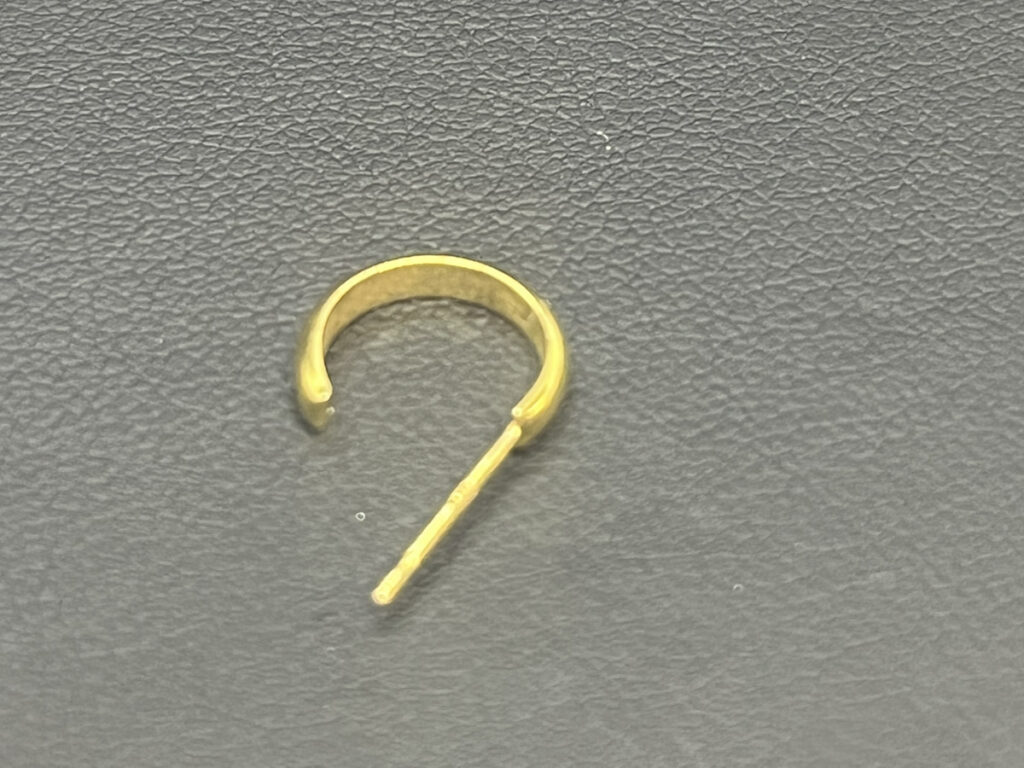 K18 ピアス 0.1ｇ