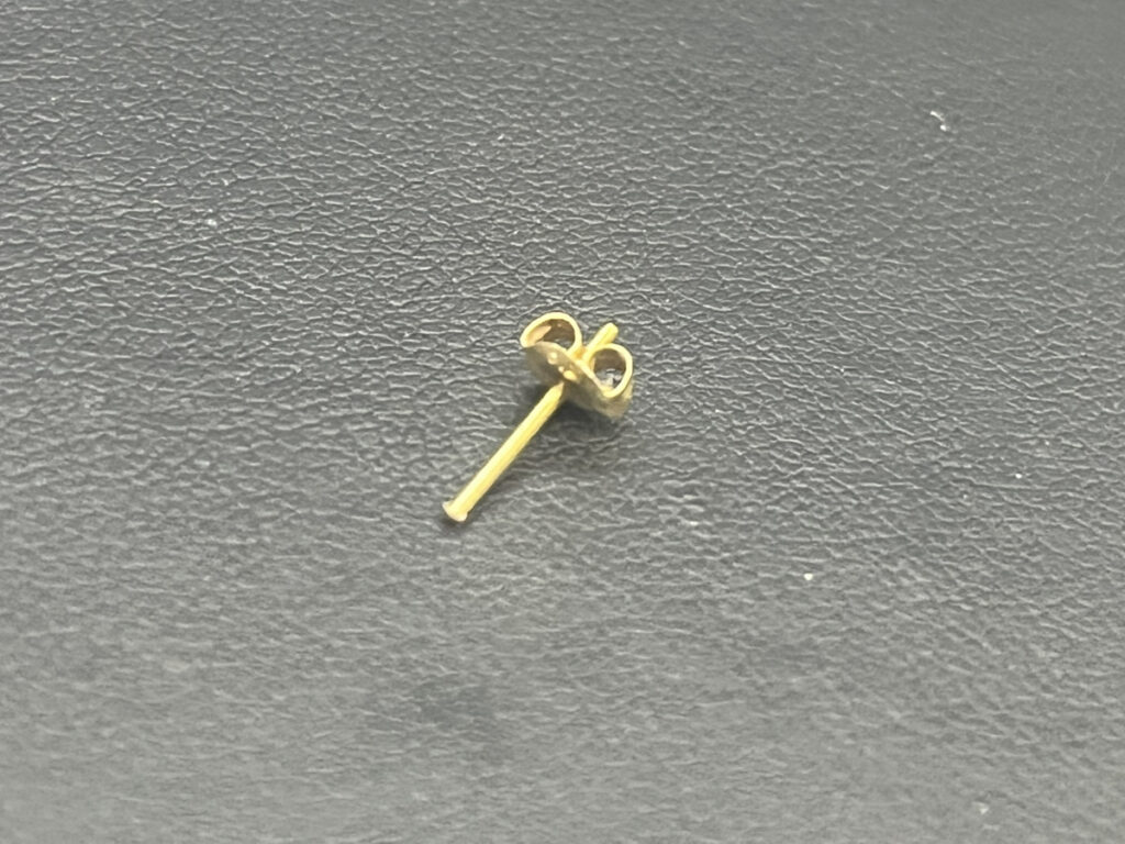 K18 ピアス 0.1ｇ
