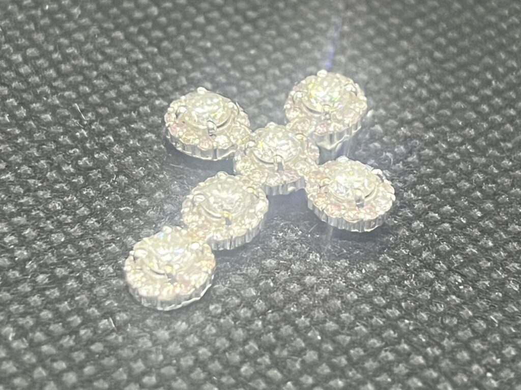 K18WG　MD1.18ct　MD0.52ct　ネックレストップ　3.4g