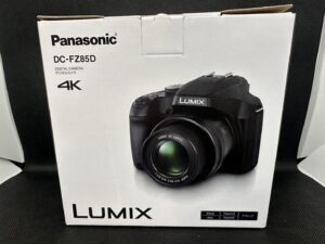 カメラ　Panasonic　Lumix　DC-FZ85D
