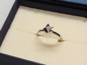 Pt900 D0.15ct リング 3.7g