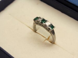 Pt900 石付き リング 3.4g