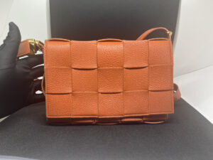 BOTTEGA VENETA　カセットバッグ