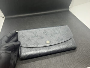 LV 財布　マヒナ　ポルトフォイユ　イリス