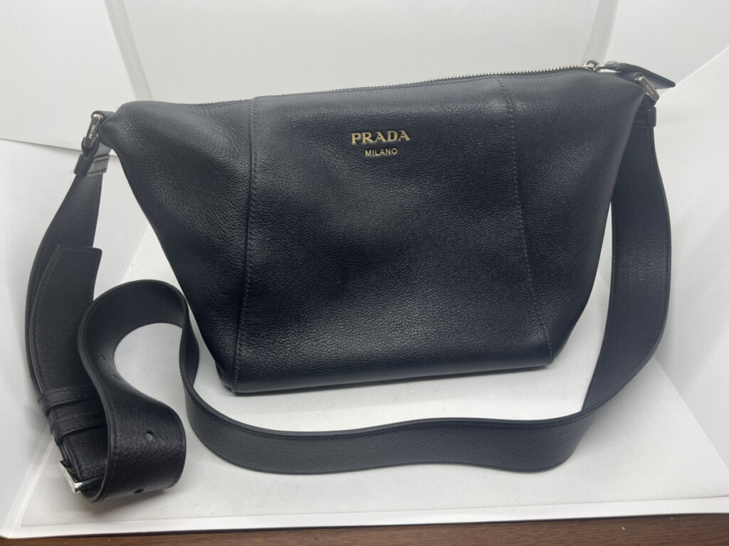 [借入可能金額　100,000円]　PRADA　ショルダーバッグ
