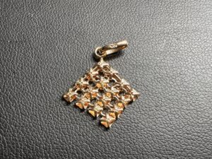 K18ネックレストップ　0.8ｇ