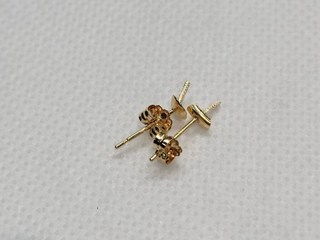 K18 ピアス 0.3g