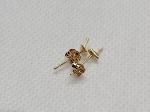K18 ピアス 0.3g