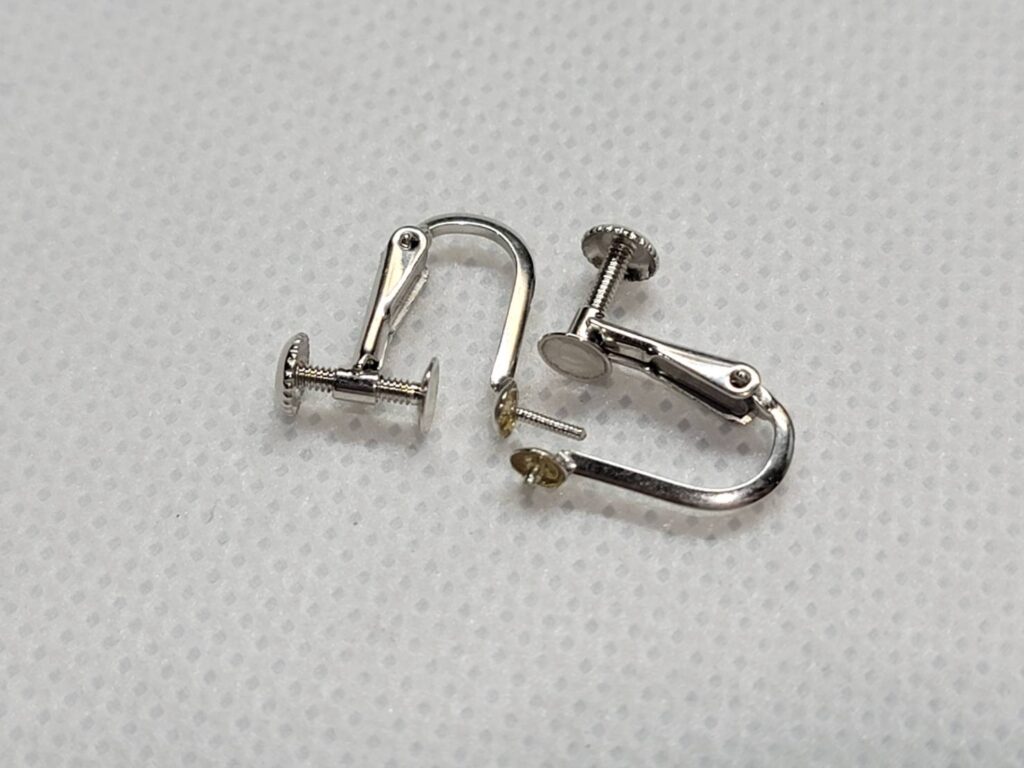 K14WG イヤリング 1.2g