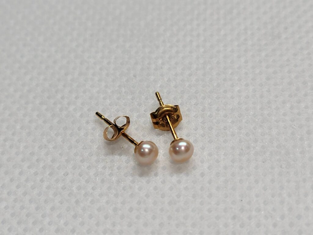 K18 ピアス 0.1g