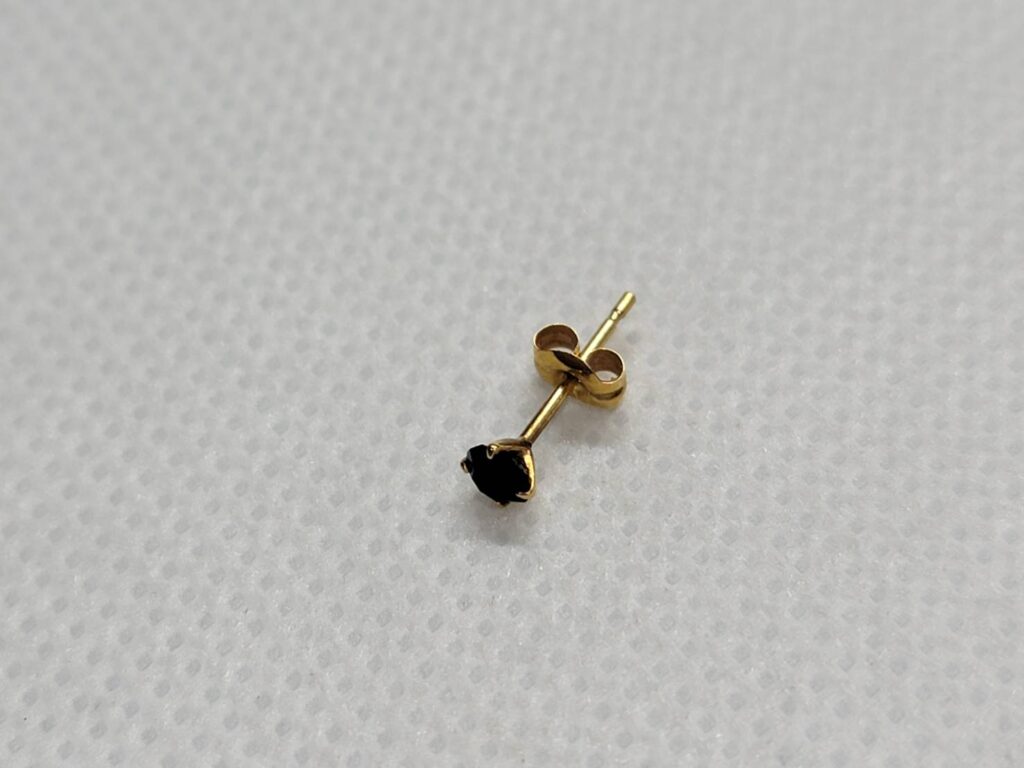 K18 ピアス 0.1g