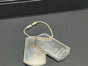 Gucci　ダブルドッグタグ
