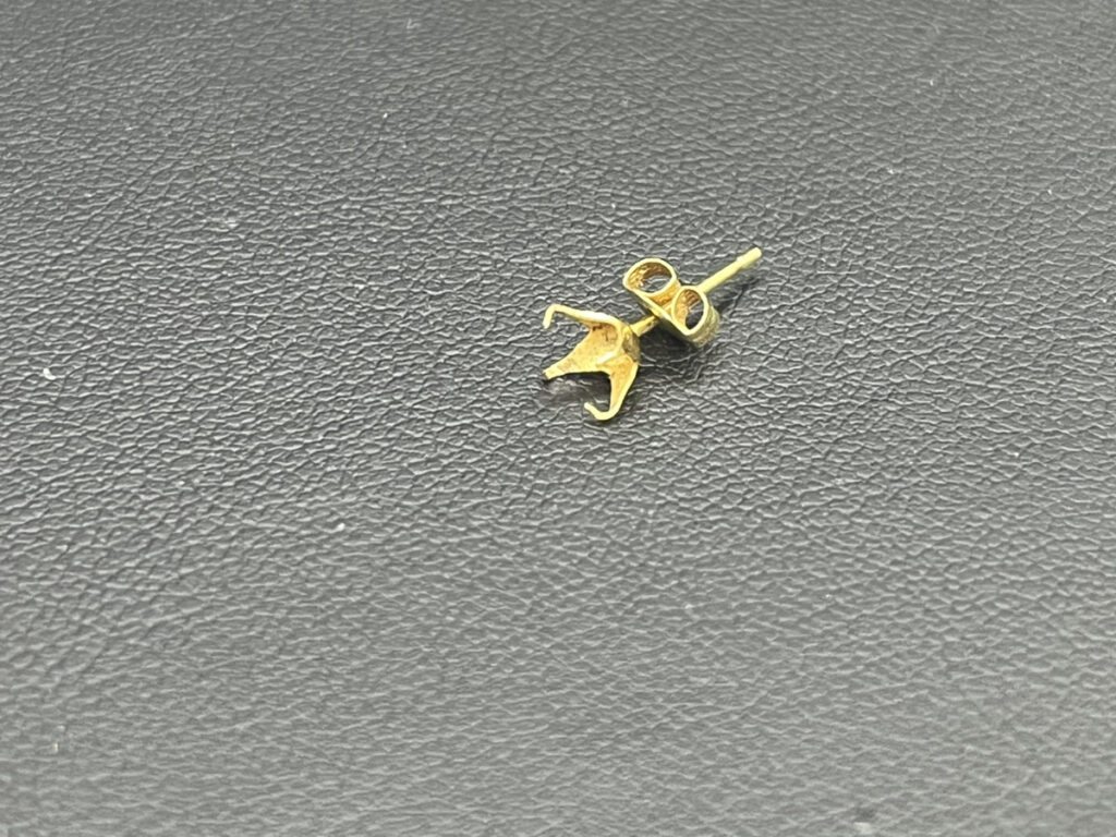 K18　ピアス　0.1ｇ